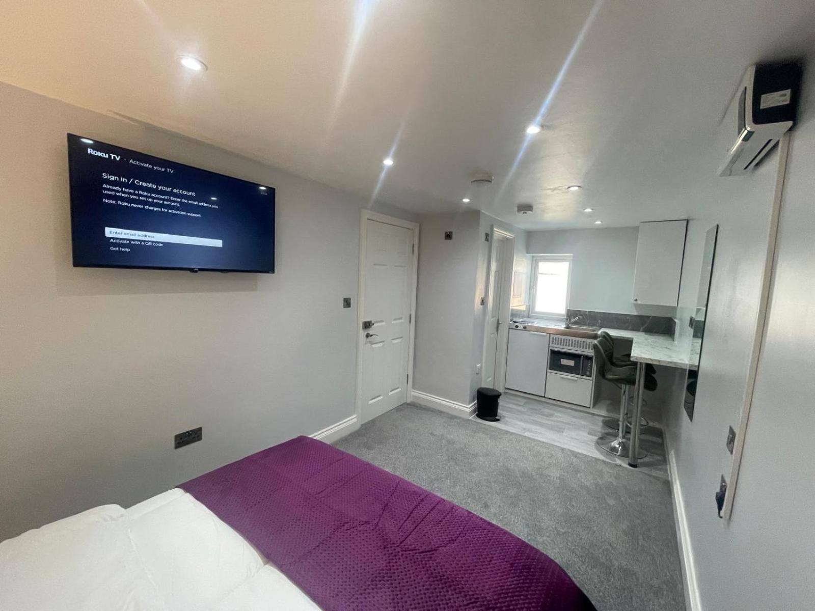 Landhaus Cozy Flat Romford, London Romford